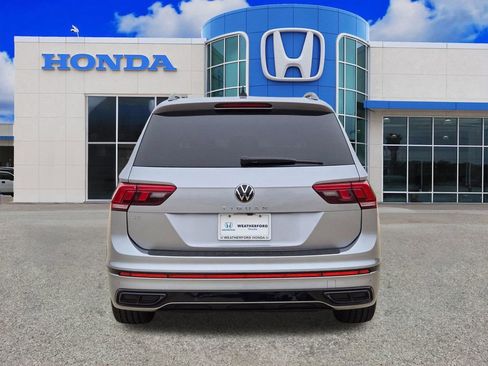 Used 2023 Volkswagen Tiguan SE R-Line FWD image 2