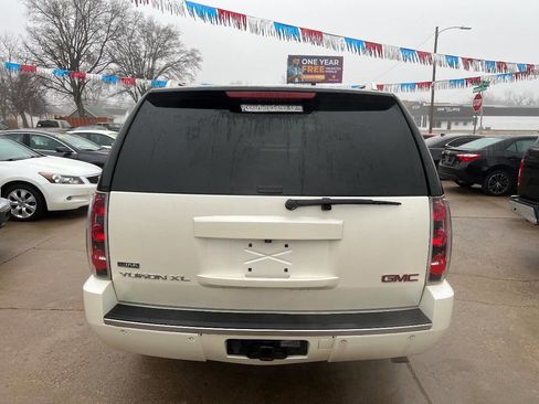 Used 2009 GMC Yukon XL Denali image 6
