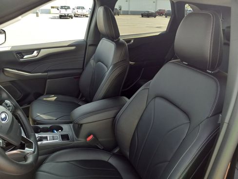 New 2026 Ford Escape SE w/ PHEV Premium Package FWD image 13