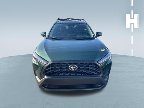 Used 2023 Toyota Corolla Cross LE w/ Moonroof Package FWD image 3