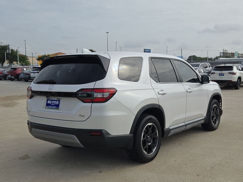 Certified 2025 Honda Pilot EX-L image 3