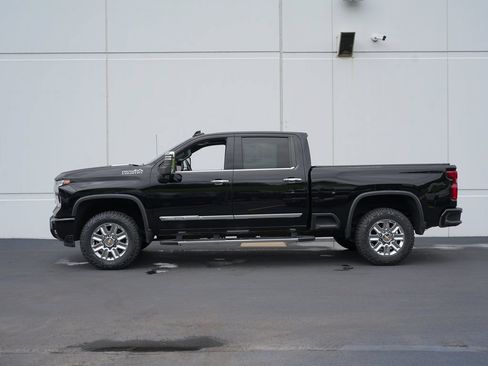 Used 2024 Chevrolet Silverado 3500 High Country w/ High Country Premium Package AWD/4WD image 6