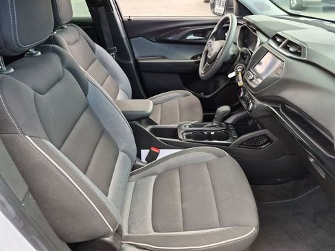 Used 2023 Chevrolet TrailBlazer LS FWD image 21