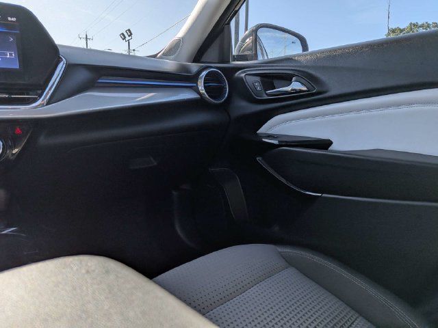 Used 2025 Chevrolet Trax LT w/ Driver Confidence Package FWD image 15