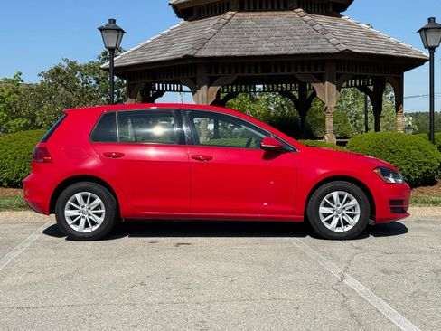 Used 2017 Volkswagen Golf Wolfsburg Edition FWD image 4