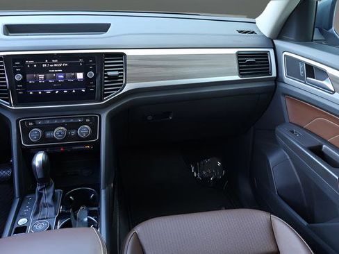 Certified 2023 Volkswagen Atlas SEL AWD/4WD image 18