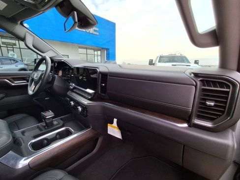Used 2025 GMC Sierra 1500 SLT w/ SLT Convenience Package image 13