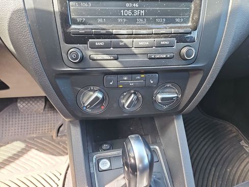 Used 2015 Volkswagen Jetta SE FWD image 18
