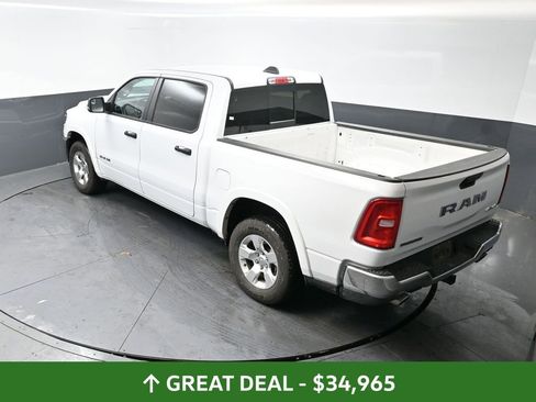 Used 2025 RAM 1500 Big Horn AWD/4WD image 23