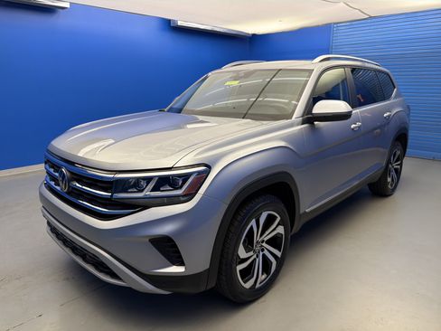 Used 2023 Volkswagen Atlas SEL AWD/4WD image 4