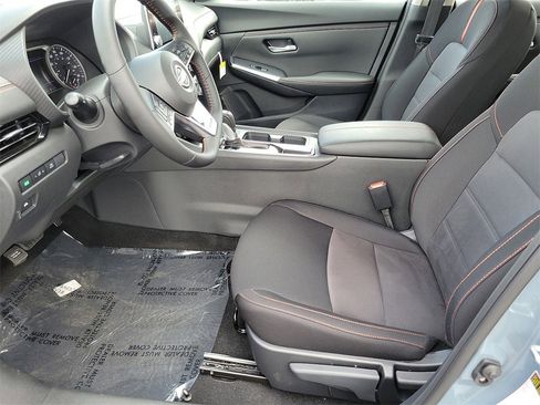 New 2025 Nissan Sentra SR image 12