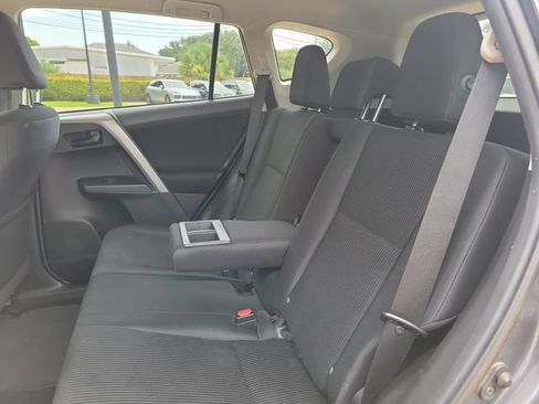 Used 2018 Toyota RAV4 LE FWD image 25