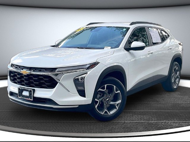 Certified 2025 Chevrolet Trax LT w/ LT Convenience Package FWD image 1
