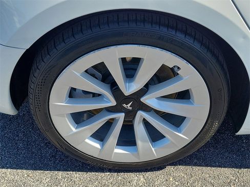 Used 2023 Tesla Model 3 Standard Range image 6