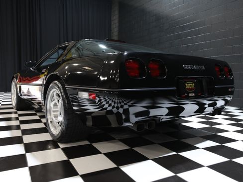 Used 1990 Chevrolet Corvette ZR-1 RWD image 25