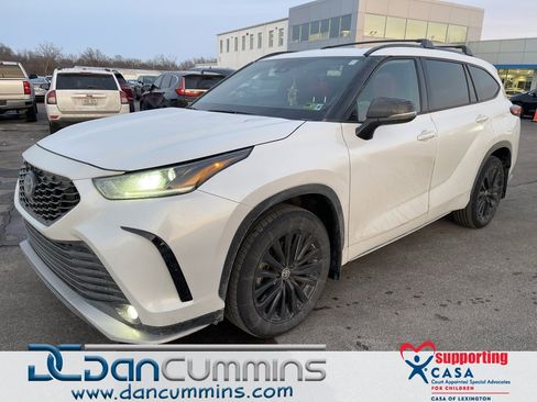 Used 2023 Toyota Highlander XSE image 1