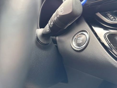 Used 2021 Toyota C-HR XLE FWD image 22