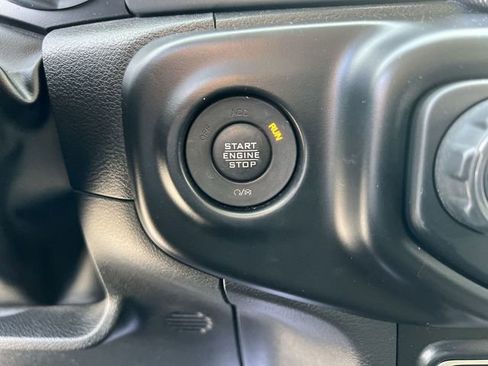 Used 2022 Jeep Gladiator Willys image 18