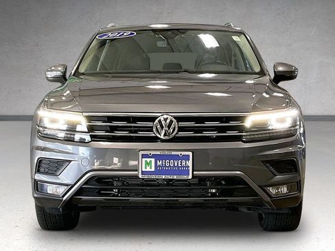 Used 2019 Volkswagen Tiguan SEL Premium AWD/4WD image 2