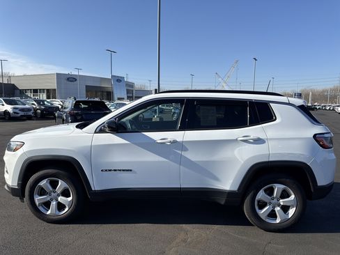 Used 2022 Jeep Compass Latitude w/ Convenience Group image 2