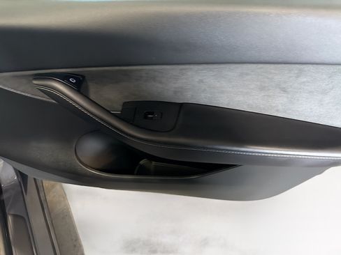 Used 2022 Tesla Model Y Performance AWD/4WD image 35