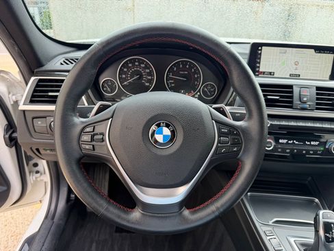 Used 2018 BMW 330i xDrive Sedan AWD/4WD image 9