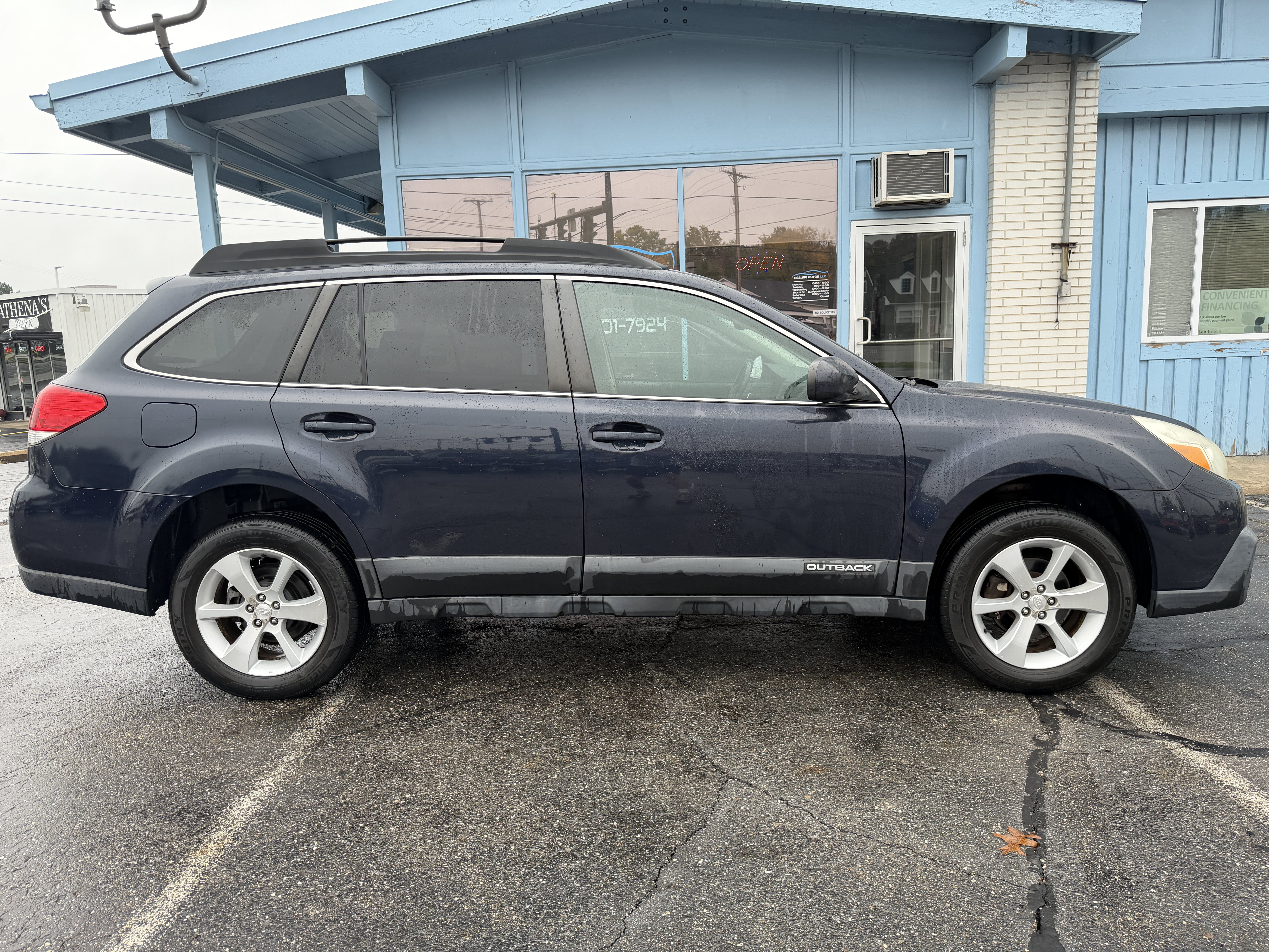 Used 2013 Subaru Outback 2.5i Limited AWD/4WD image 6