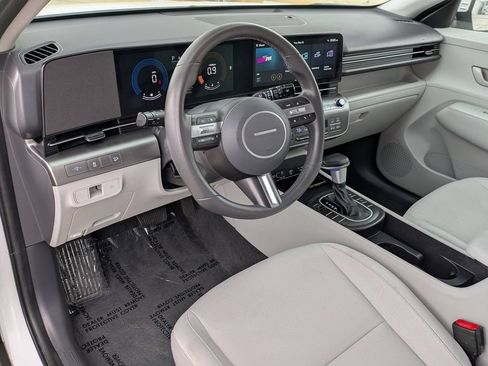 Used 2025 Hyundai Kona SEL FWD image 21