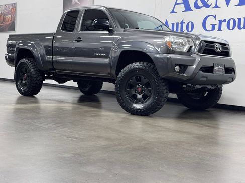 Used 2012 Toyota Tacoma 4x4 Access Cab V6 w/ TRD Off-Road Pkg image 3