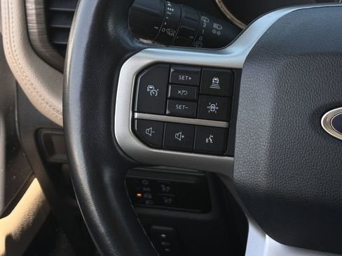 Used 2024 Ford Expedition Limited image 14