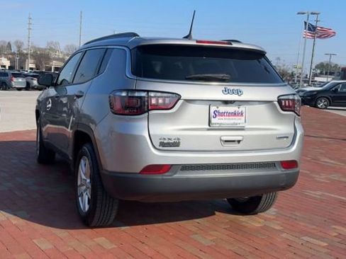 Used 2022 Jeep Compass Latitude image 9