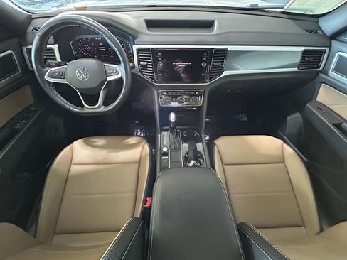 Used 2022 Volkswagen Atlas Cross Sport SE w/ Black Wheel Package image 10