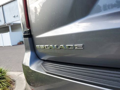 Used 2022 Cadillac Escalade Premium Luxury w/ LPO, Radiant Package AWD/4WD image 7
