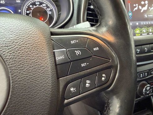 Used 2021 Jeep Cherokee Trailhawk AWD/4WD image 27
