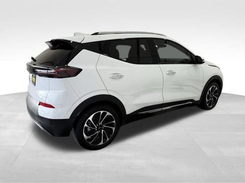 Used 2023 Chevrolet Bolt EUV Premier w/ Sun & Sound Package image 5