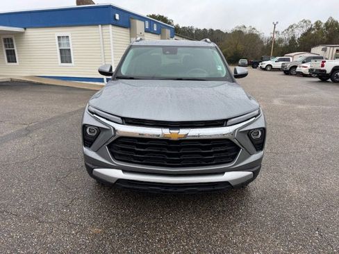 Used 2024 Chevrolet TrailBlazer LT image 3