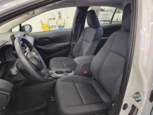 Used 2026 Toyota Corolla LE FWD image 11