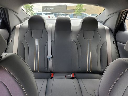 New 2025 Hyundai Elantra SEL image 20