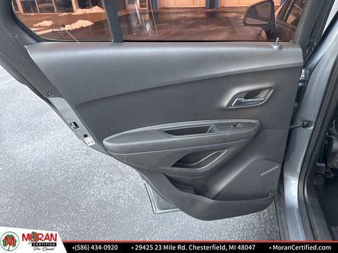 Used 2020 Chevrolet Trax LS image 18