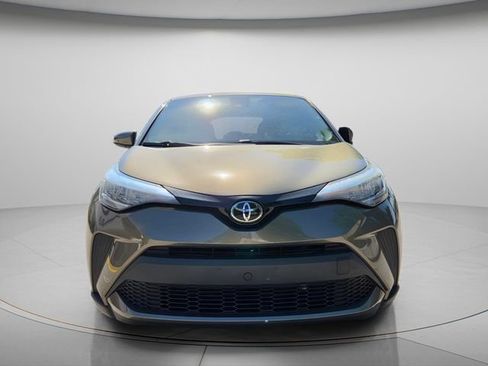 Used 2021 Toyota C-HR LE FWD image 4