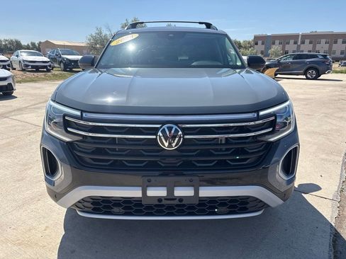 Used 2024 Volkswagen Atlas Peak Edition SE AWD/4WD image 8