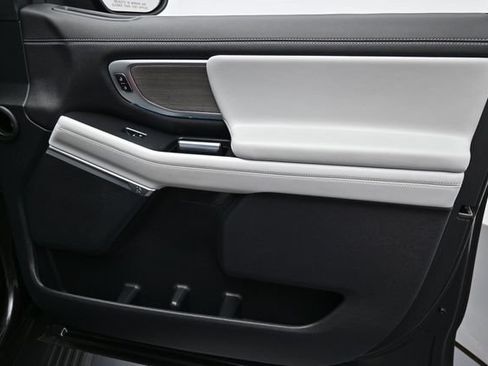 Certified 2025 Ford Expedition Platinum AWD/4WD image 36