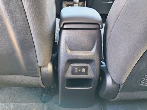 Used 2024 Hyundai Venue SEL FWD image 14
