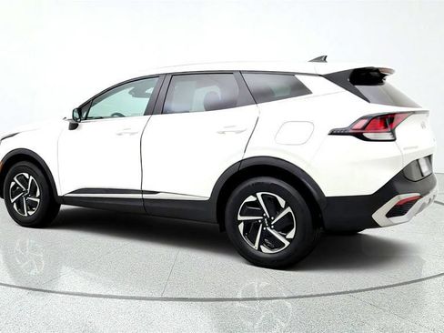 Used 2023 Kia Sportage LX AWD/4WD image 7