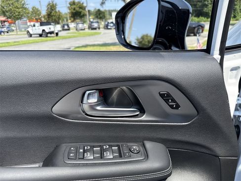 New 2026 Chrysler Pacifica Select image 12