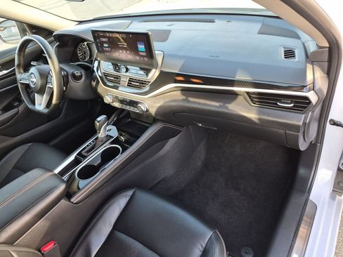 Used 2025 Nissan Altima 2.5 SR w/ SR Premium Package FWD image 18