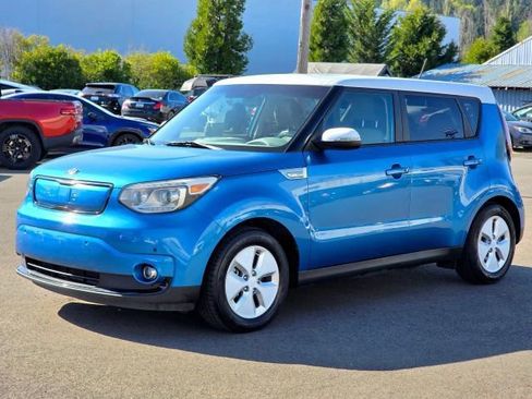 Used 2015 Kia Soul EV + FWD image 3