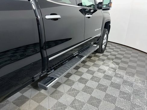 Certified 2018 GMC Sierra 3500 Denali w/ Duramax Plus Package AWD/4WD image 31