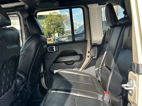 Used 2022 Jeep Wrangler Unlimited Rubicon 4xe w/ Cold Weather Group image 15