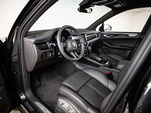 Certified 2026 Porsche Macan S AWD/4WD image 4